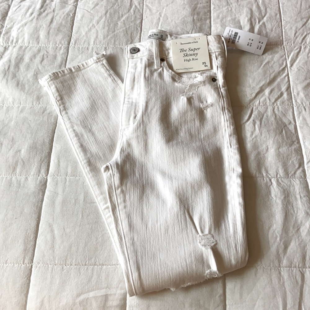 NWT Abercrombie & Fitch Super Skinny High Rise Jean White